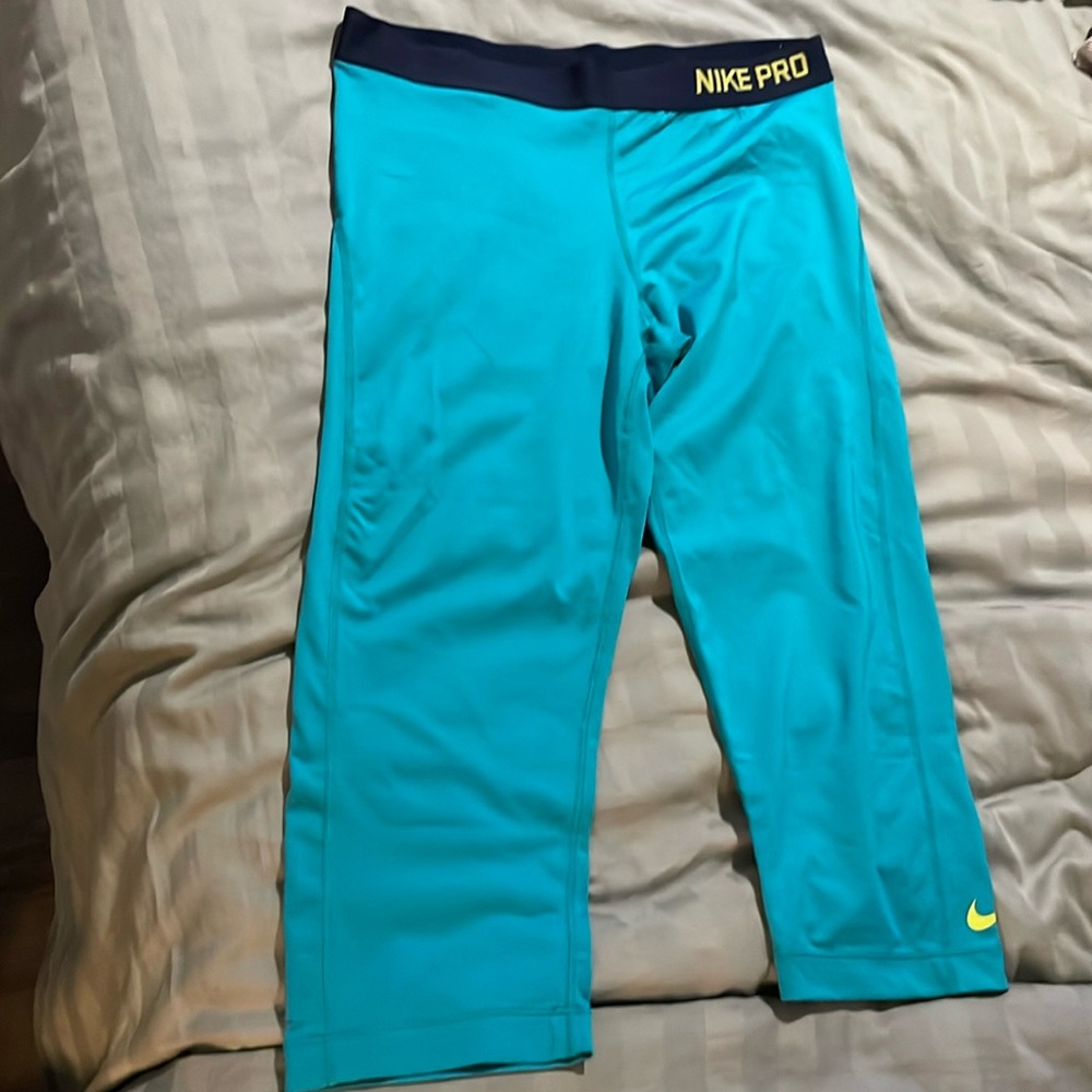 Nike cropped workout pants